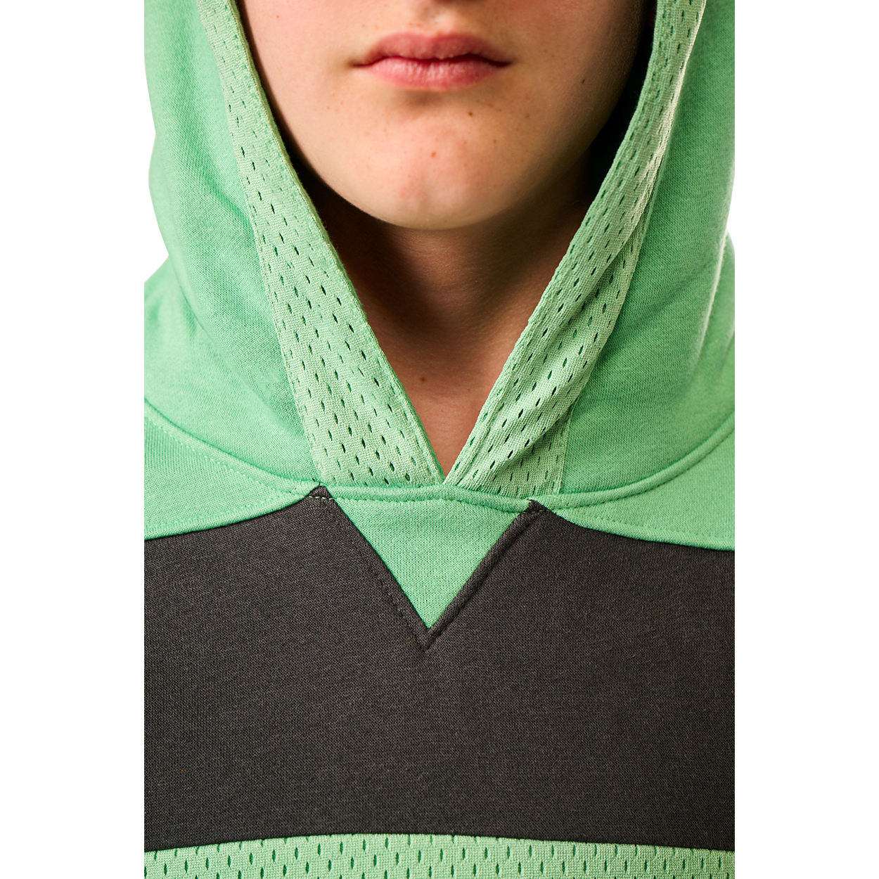 BAUER IN THE CREASE HOODIE YOUTH