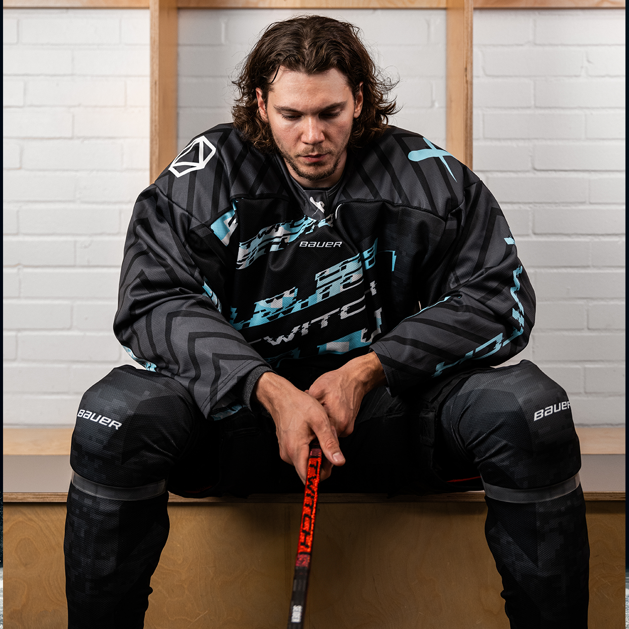 BAUER TWITCH RED STICK SENIOR