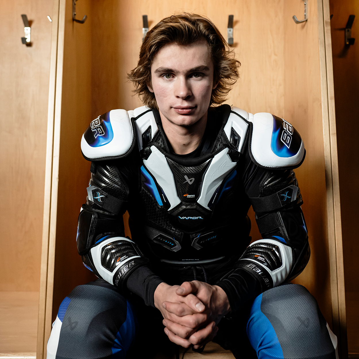 BAUER VAPOR FLYLITE SHOULDER PAD INTERMEDIATE
