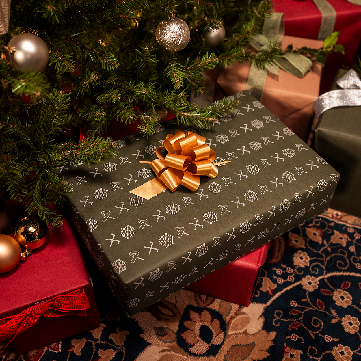 BAUER Holiday Gift Wrap