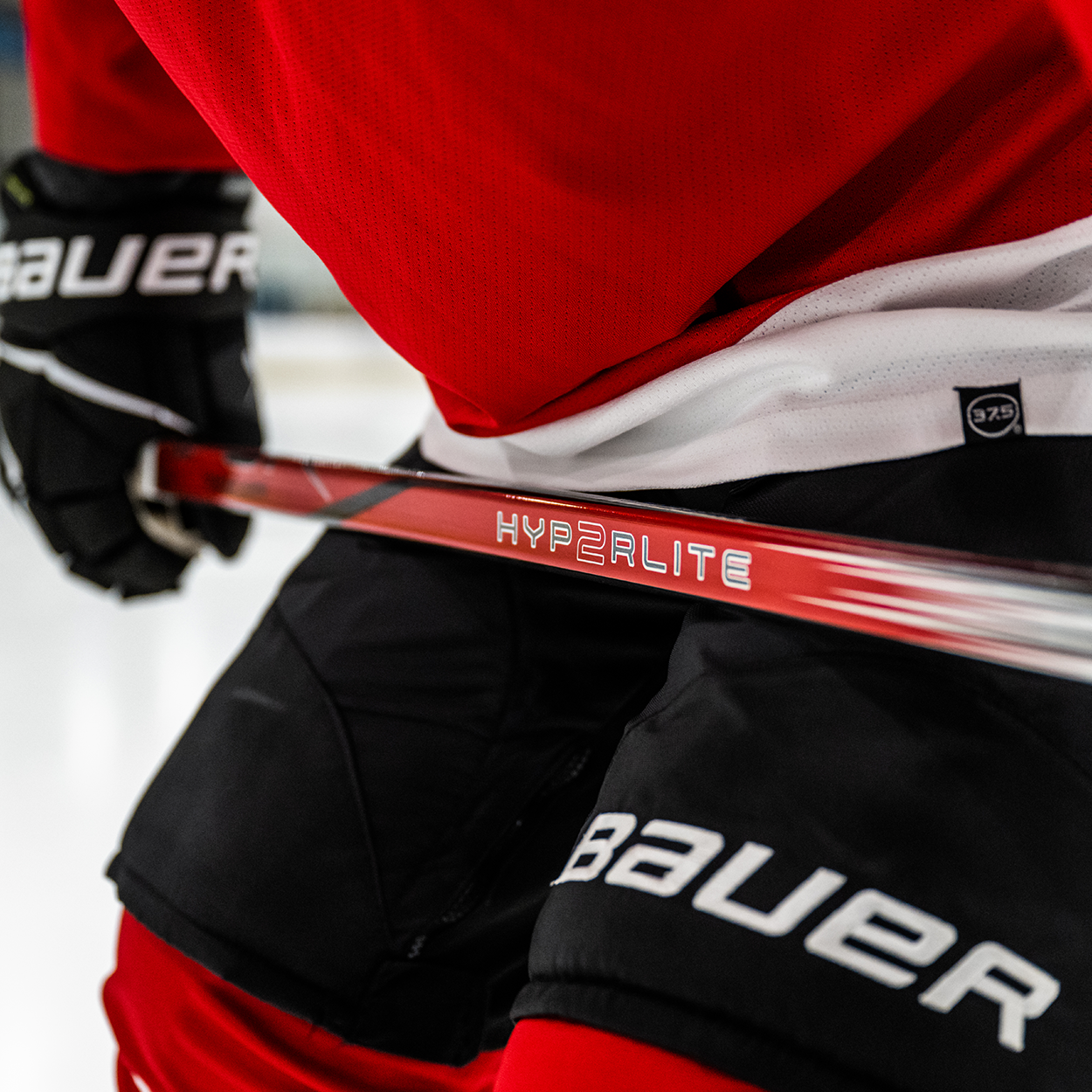 BAUER VAPOR HYPERLITE 2 RED STICK INTERMEDIATE