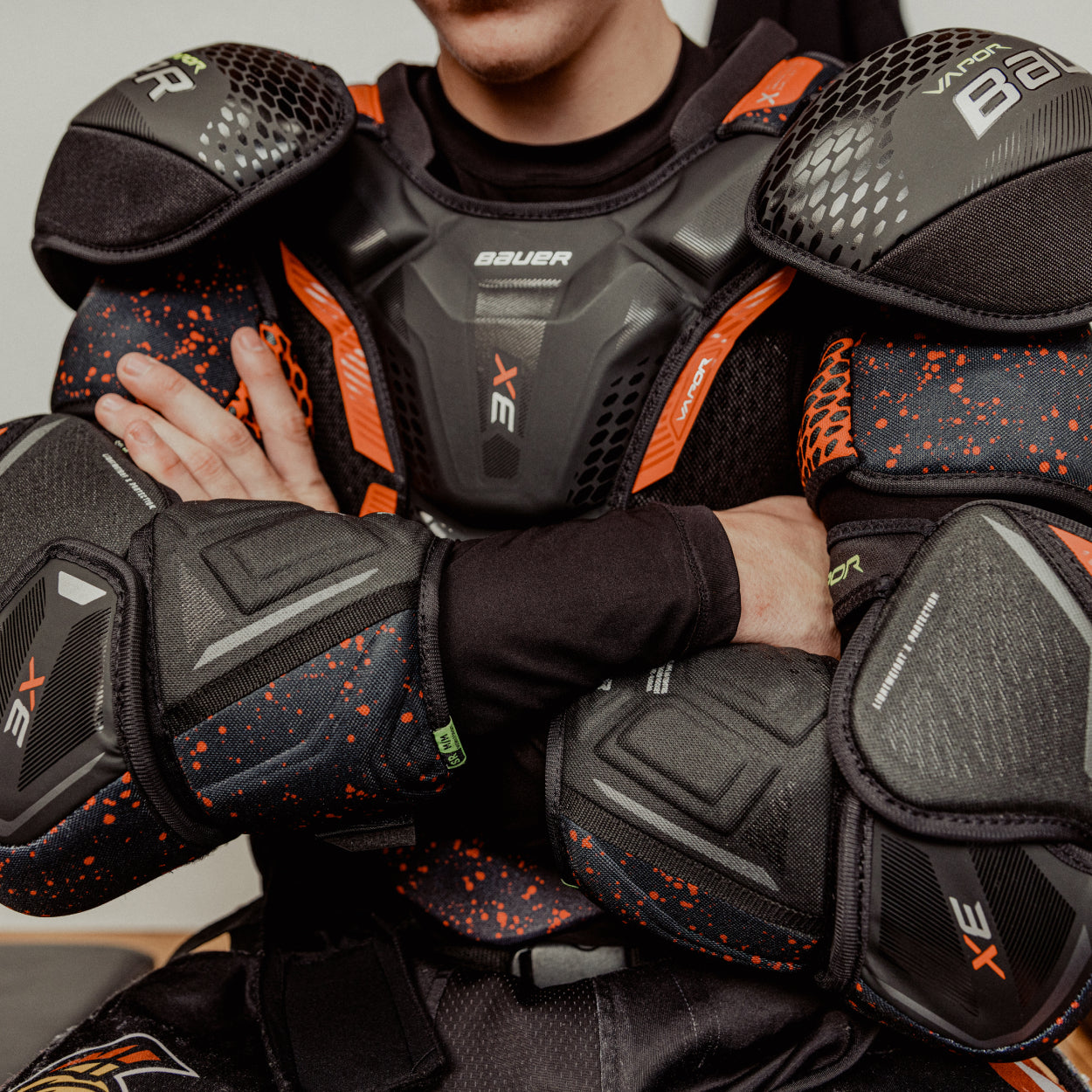 VAPOR 3X SHOULDER PAD  SENIOR