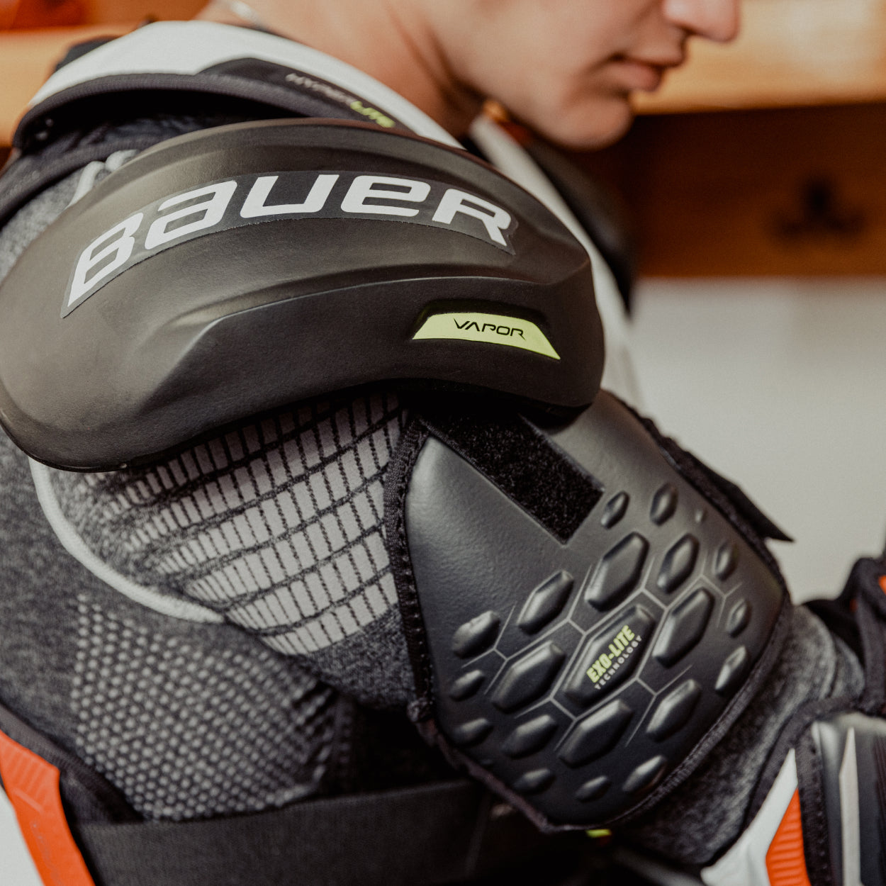 Senior Bauer Vapor 3X Hockey Shoulder Pads