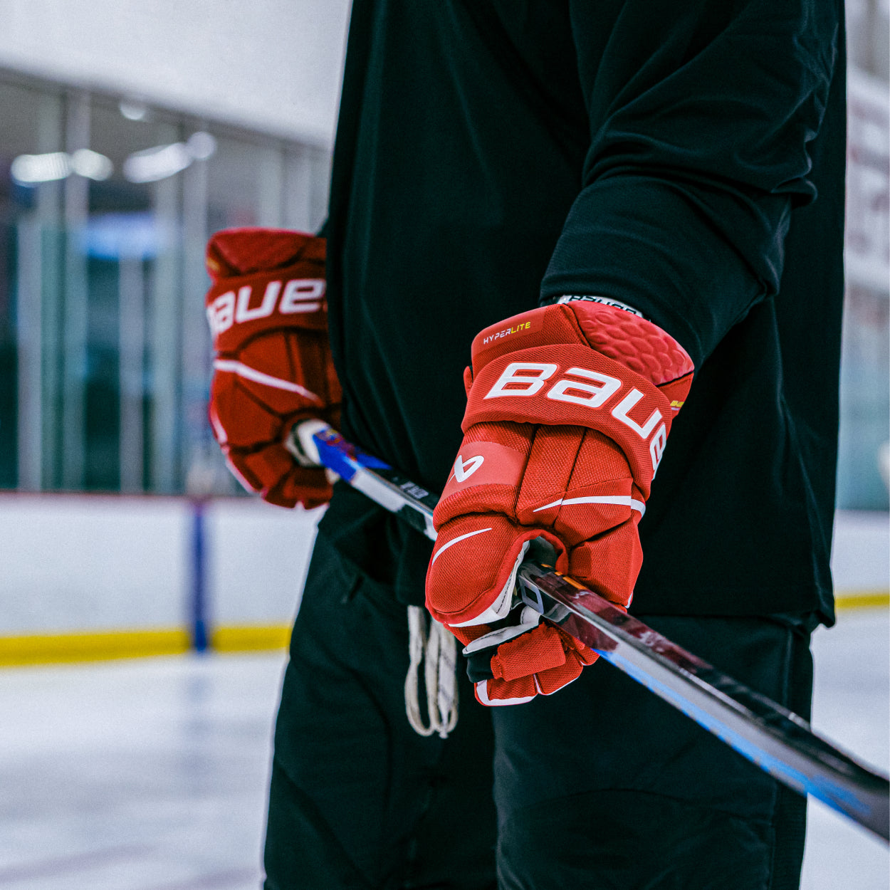 Bauer Hockey Stick Vapor HyperLite Jr RED - Hockey Store